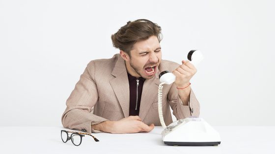 تفسير حلم الشتم رؤيا شتم ورفع الصوت في المنام