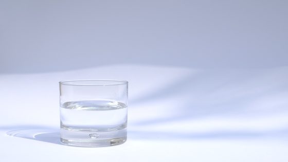 تفسير حلم الكاسات رؤية الكوب الزجاج في المنام