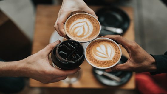 تفسير حلم القهوة رؤية سكب القهوه في المنام