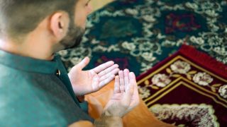 نطق الشهادة في المنام للمتزوجة