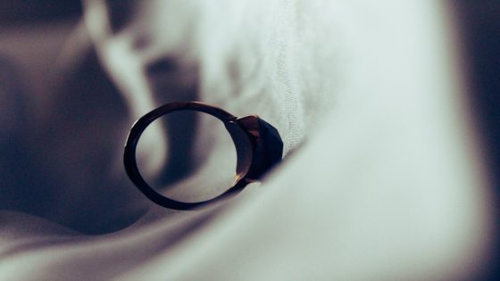 تفسير حلم الخطوبة من شخص معين حلمت انني انخطبت من صديق لي