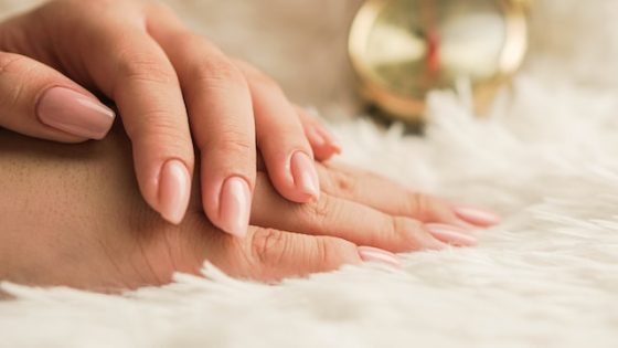 تفسير حلم دخول شيء في الاظفر في المنام