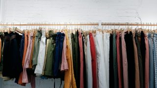 تفسير حلم شراء الملابس في المنام لابن سيرين