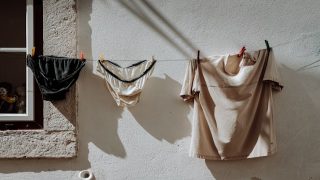 تفسير الملابس الداخليه في المنام و رؤية لبس الملابس الداخلية في الحلم