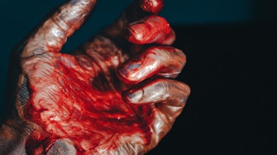 تفسير حلم خروج الدم او دم يخرج في المنام لابن سيرين