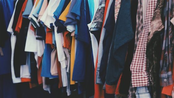 تفسير حلم الملابس او الثياب في منام العزباء و المتزوجه و الحامل