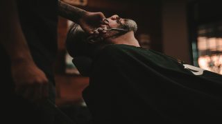 تفسير الحلاقة في المنام ورمز حلاقة الشعر في الحلم