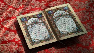رؤية الميت يصلي جماعة