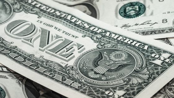 تفسير حلم اعطاء الميت نقود ورقية