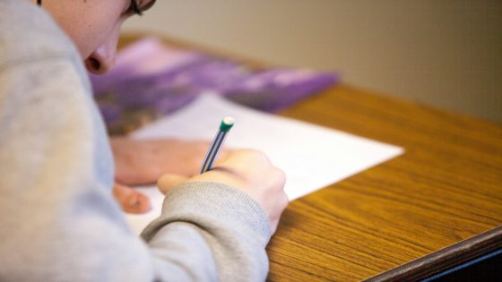 تفسير حلم الامتحان وعدم الحل للمتزوجة والعزباء والرجل