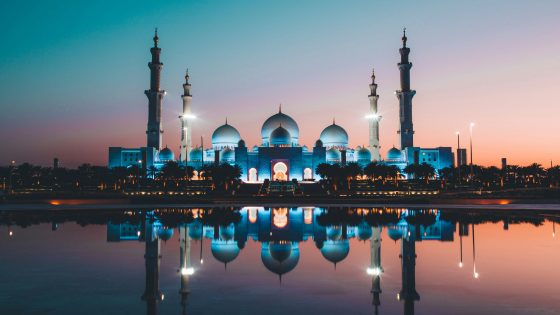 تفسير حلم سماع الاذان في المنام لابن سيرين
