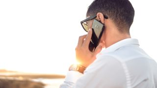 تفسير حلم رجل يلبس الابيض رؤيا رجل يرتدي لون ابيض