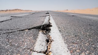 تفسير حلم الزلزال في البيت