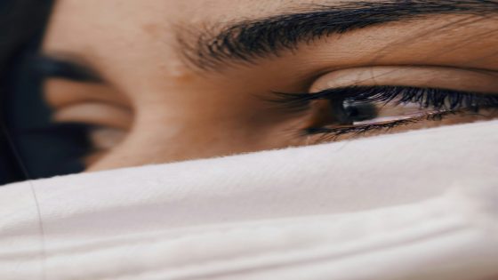 البكاء الشديد في المنام للعزباء