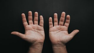 تفسير رؤية الأصابع في المنام