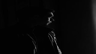 لبس الأسود في المنام للعزباء
