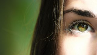 تفسير حلم نزع القمل الأسود من الشعر للعزباء