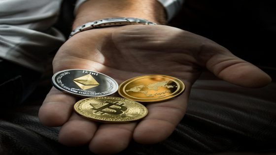 تفسير إعطاء الميت نقود معدنية