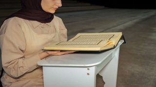 ما تفسير رؤية سورة الملك في المنام ومعناه