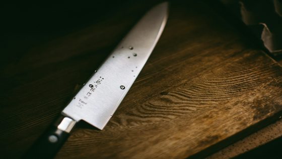 تفسير القتل في المنام للعزباء بالسكين