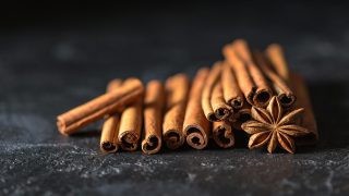 الفرق بين القرفة والدارسين والعيدان