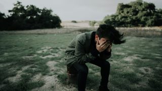 تفسير حلم موت شخص ميت والبكاء عليه