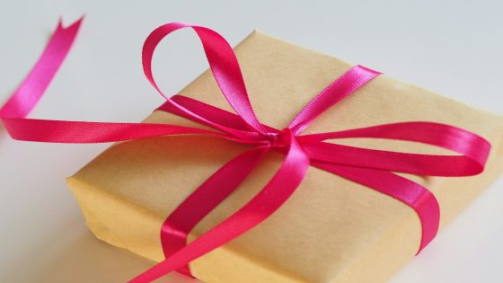 تفسير حلم شخص جاب لي هدية للمطلقة